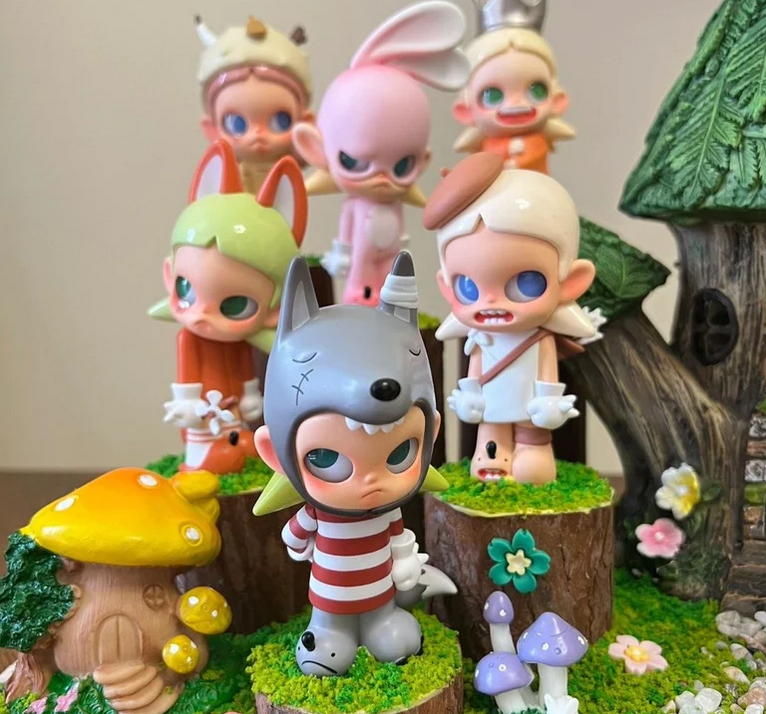 【BOGO】zsiga walk into forest toy doll