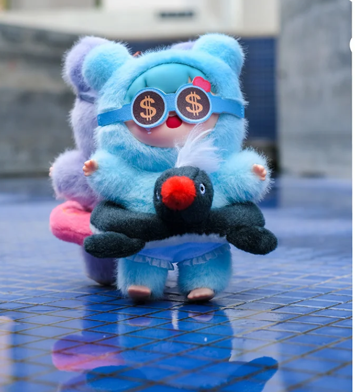 【SALE】WOOW Happy Holiday plush toy doll