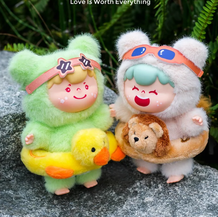 【SALE】WOOW Happy Holiday plush toy doll