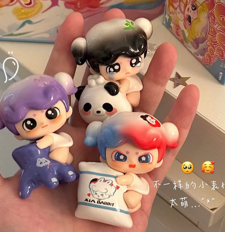 XAXA Give Me A Hug Bean toy doll